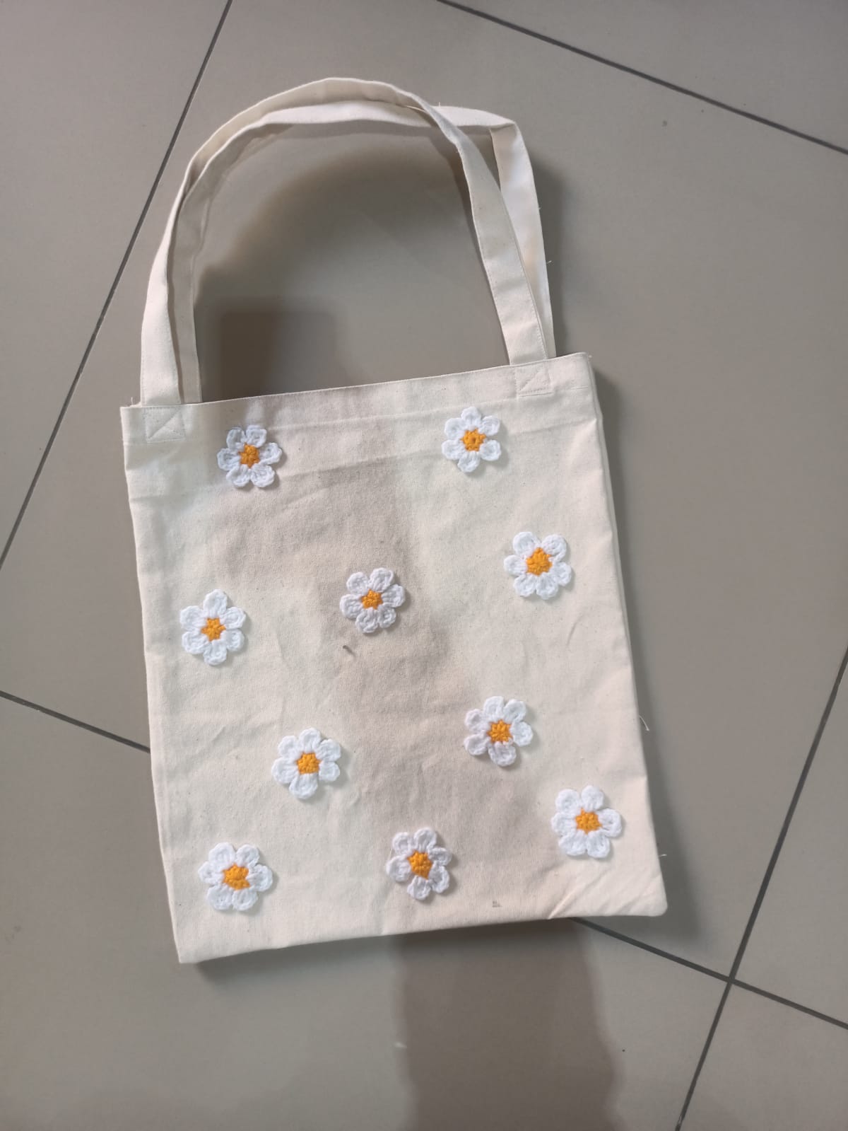 Tote Bags Crafted with Yarn